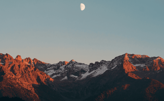 Exploring Self-regulation of More or Less Expert College-Age Video Game Players: A Sequential Explanatory Design